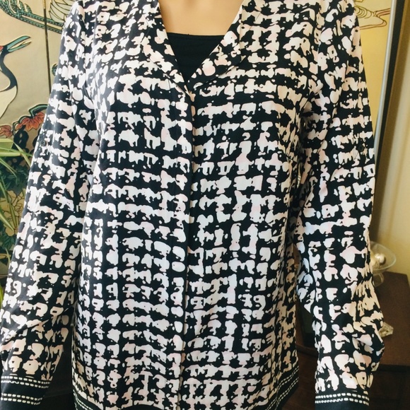 Karl Lagerfeld Blouse, Size Small - Picture 6 of 7